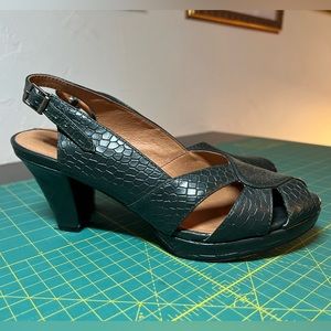 Royal Vintage Dolores Platform Heel size 10